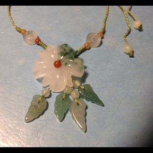 🌿Gorgeous Glass Flower Necklace